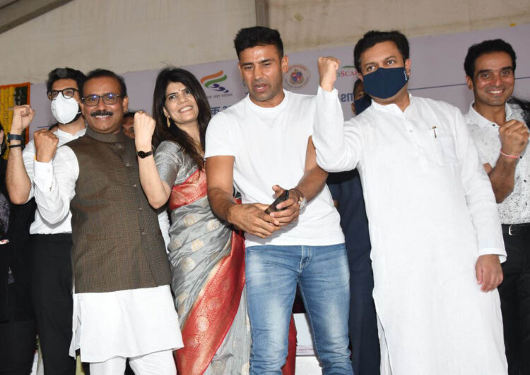 Dr Sunita Dube launch Balloon Festival & Fit Maharashtra at Gateway of India