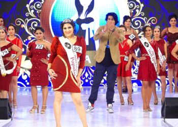 Shuchita Aggarwal bags subtitle Mrs. Popular at Mrs.India Galaxy 2022