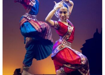 Manch Pravesh, Diya & Risa D’souza, Odissi dance, Smt. Mitali Raul, Ekla Chalo, Moksha, Smt. Jhelum Paranjpe, Odissi dancers, pure nritta