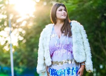 Interviewing the resilient celebrity: Sakshi Kapoor (@glitfashh)